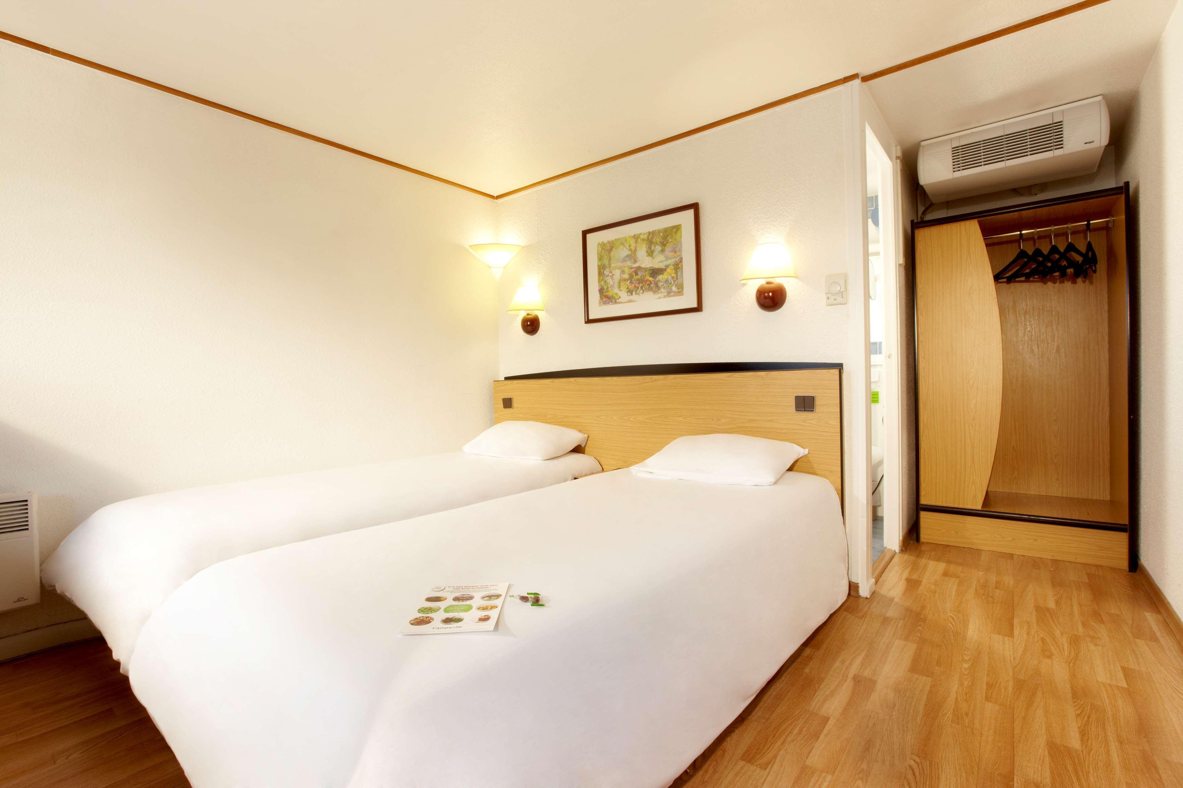 Hotel De La Briere Trignac Eksteriør bilde