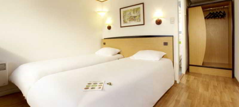 Hotel De La Briere Trignac Eksteriør bilde