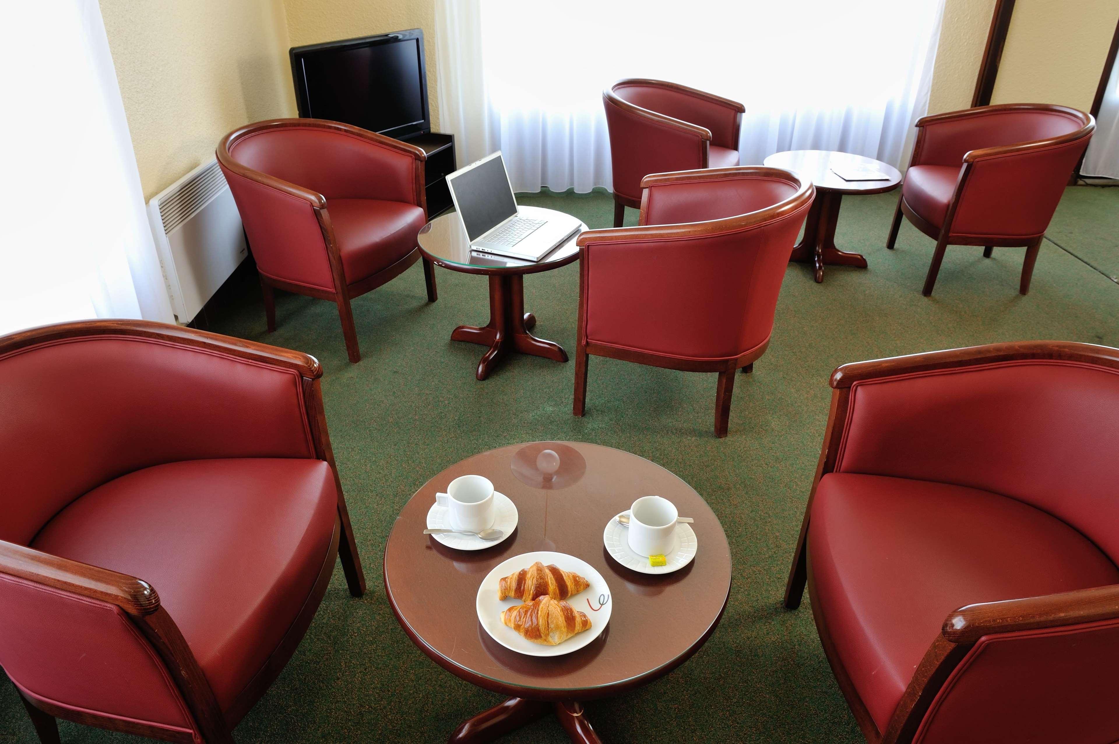 Hotel De La Briere Trignac Eksteriør bilde